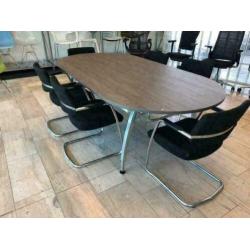 Design vergadertafel met design onderstel, Instelbaar