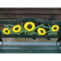 tuinbank met zonnebloem