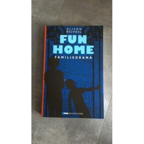 Fun Home Alison Bechdel. Stripboek