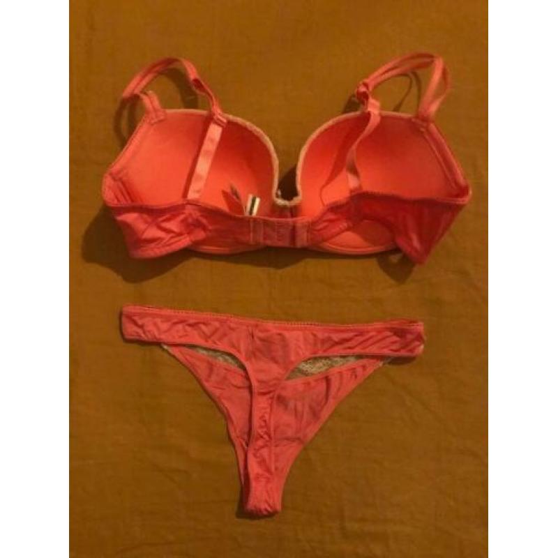 Marimeili bh 85c met string maat m