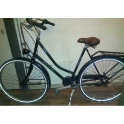Te koop damesfiets (28inch ) met 3 versnellingen inzgst !!!