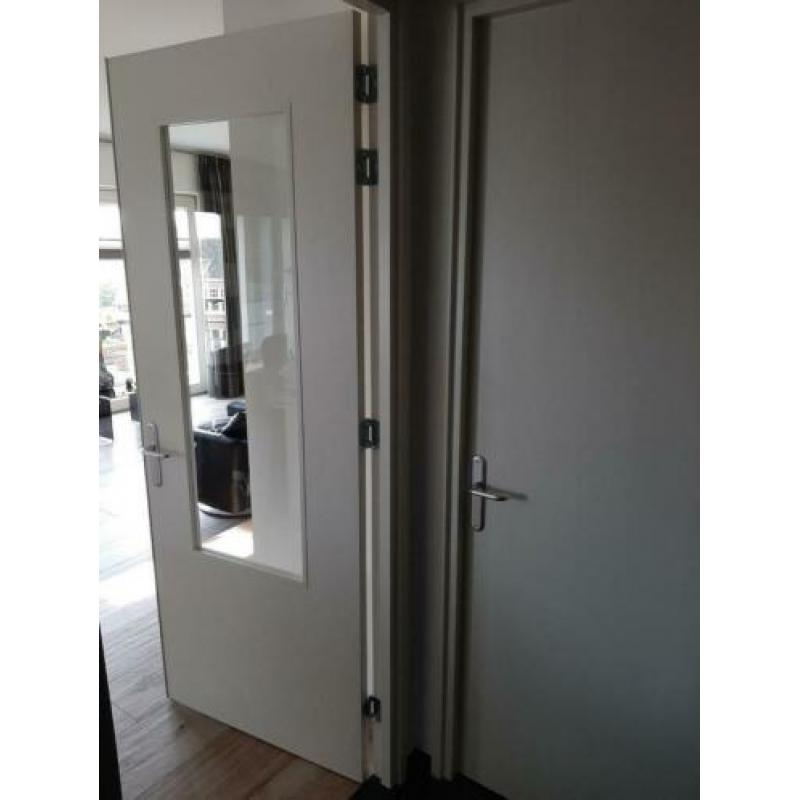 Dubbele stompe binnendeuren wit, + glas compl.met deurbeslag