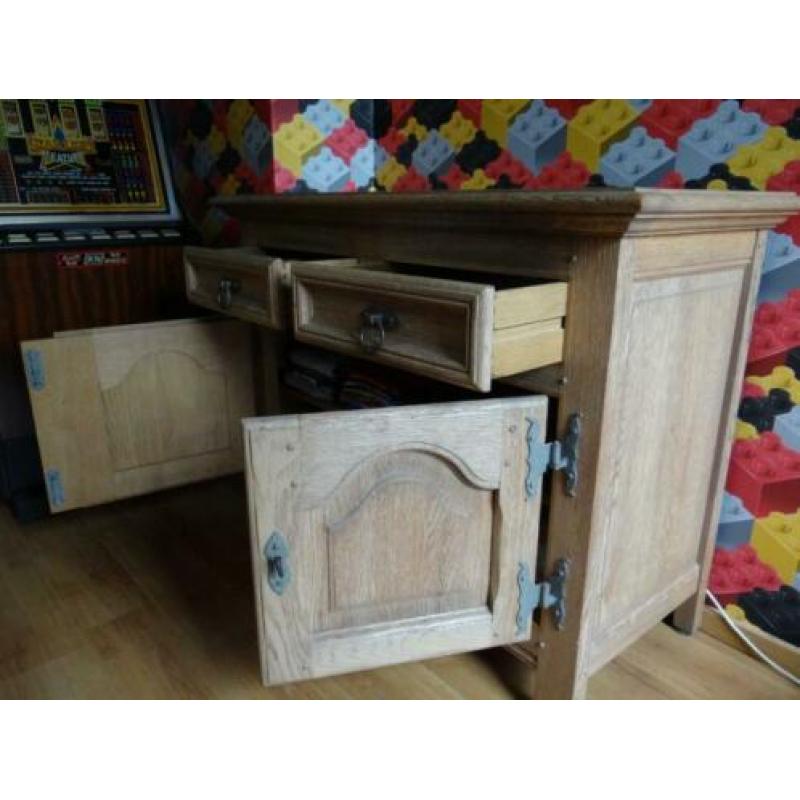 Eiken kast
