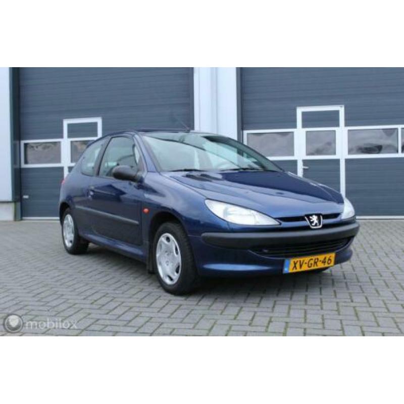 Peugeot 206 1.4 XR leuke auto met APK tot 10-05-2020!