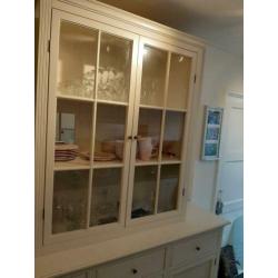 Prachtige landelijke dressoir en vitrine kast