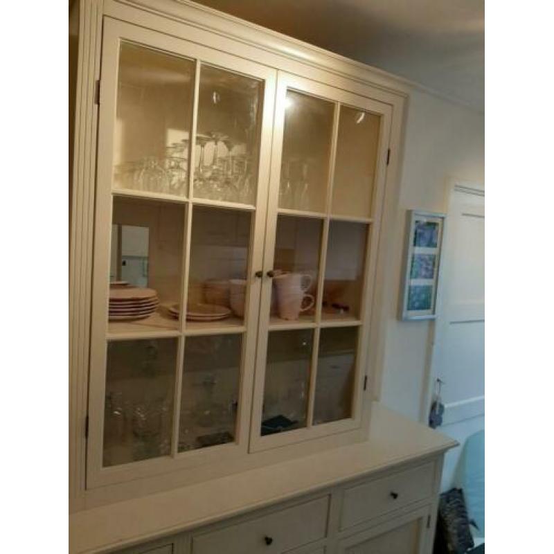 Prachtige landelijke dressoir en vitrine kast