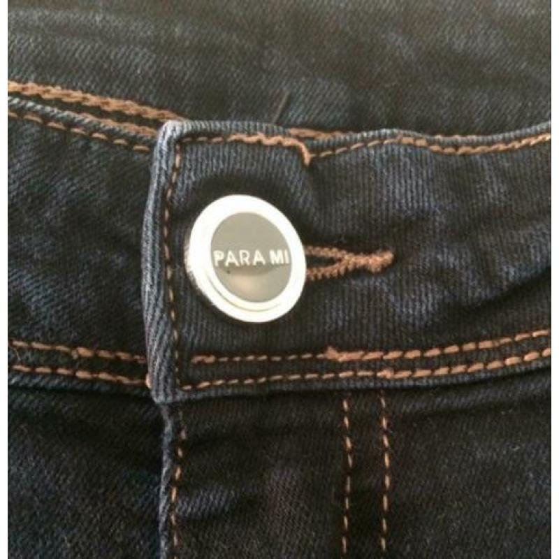 Prachtige nieuwe blauwe jeans van Para Mi. Maat 42.