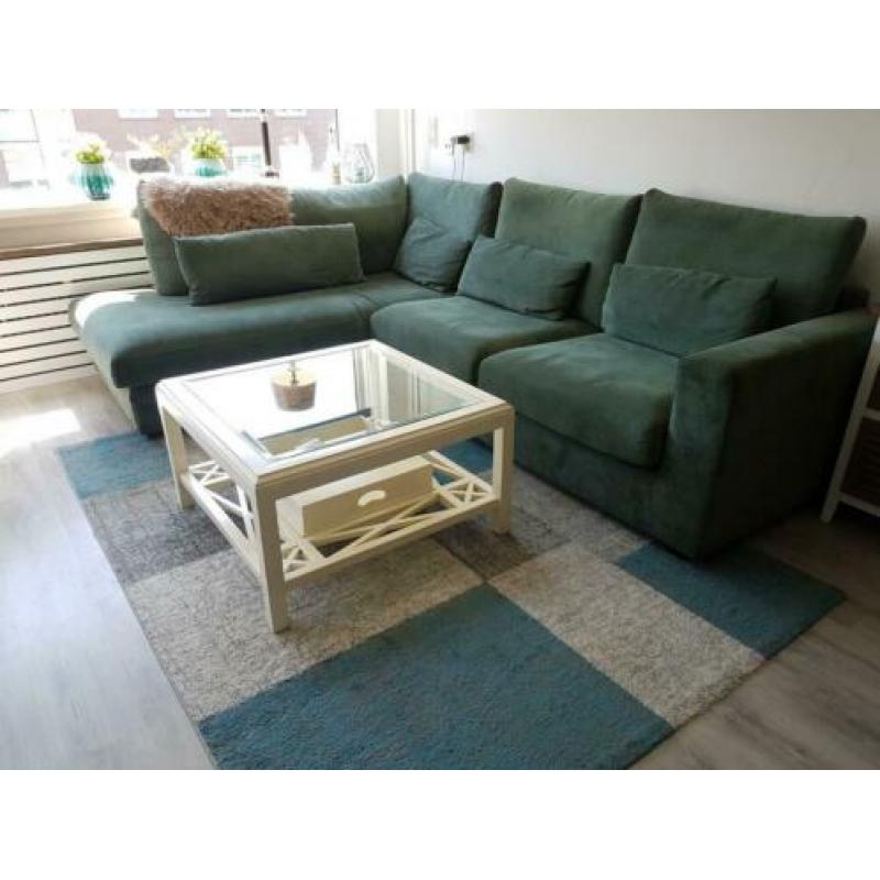 Mooie witte salontafel. Glas en hout