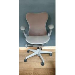 Herman Miller Mirra design bureaustoel taupe