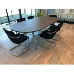 Design vergadertafel met design onderstel, Instelbaar