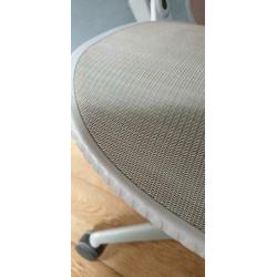 Herman Miller Mirra design bureaustoel taupe