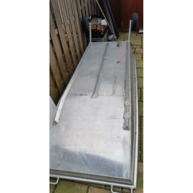 Aluminium boot met 5pk marinier