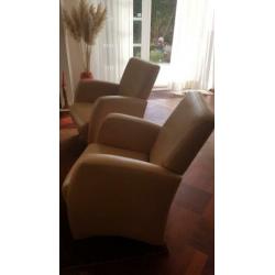 2 mooie licht beige leren fauteuils,perf st
