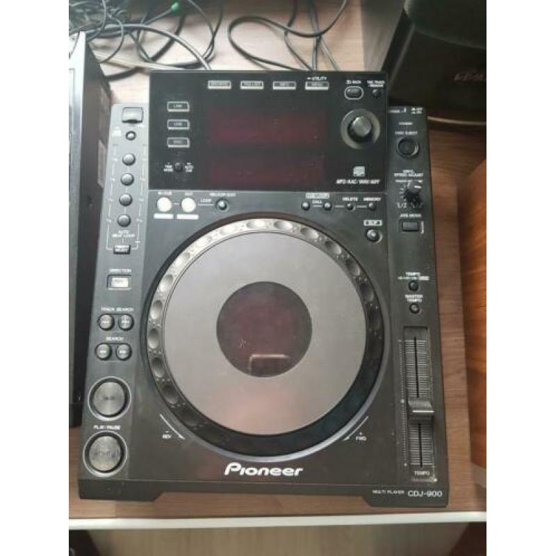 Pioneer DJ set 2x CDJ900 1x DJM900 nxs nexus inc. speakers
