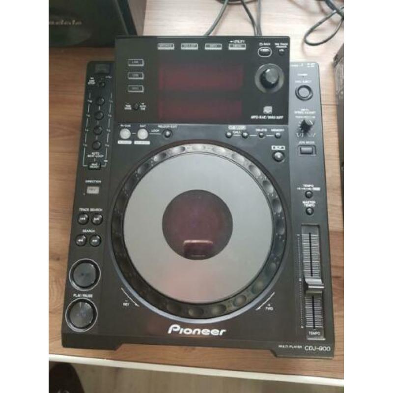 Pioneer DJ set 2x CDJ900 1x DJM900 nxs nexus inc. speakers