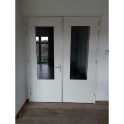 Dubbele stompe binnendeuren wit, + glas compl.met deurbeslag