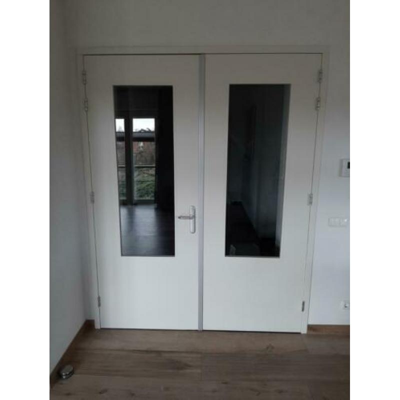 Dubbele stompe binnendeuren wit, + glas compl.met deurbeslag
