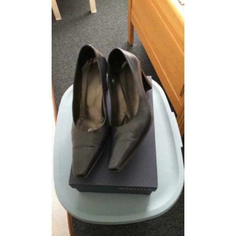 Prachtige donkerblauwe leren pumps MANFIELD maat 38