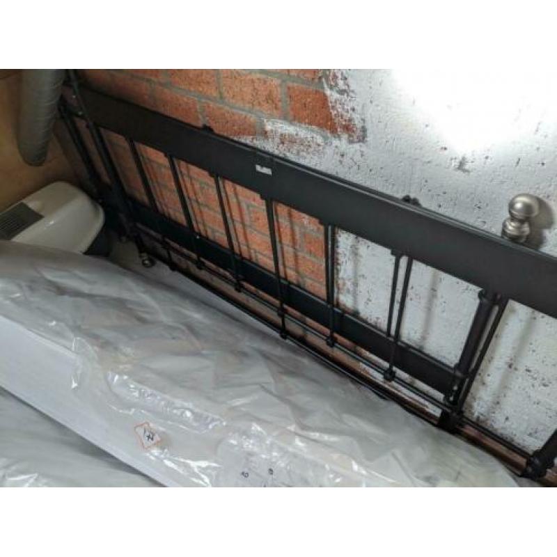 Bed IKEA twee persoons 180x200