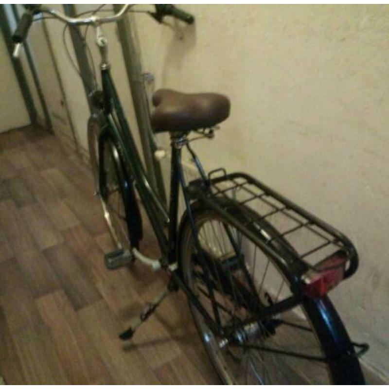 Te koop damesfiets (28inch ) met 3 versnellingen inzgst !!!