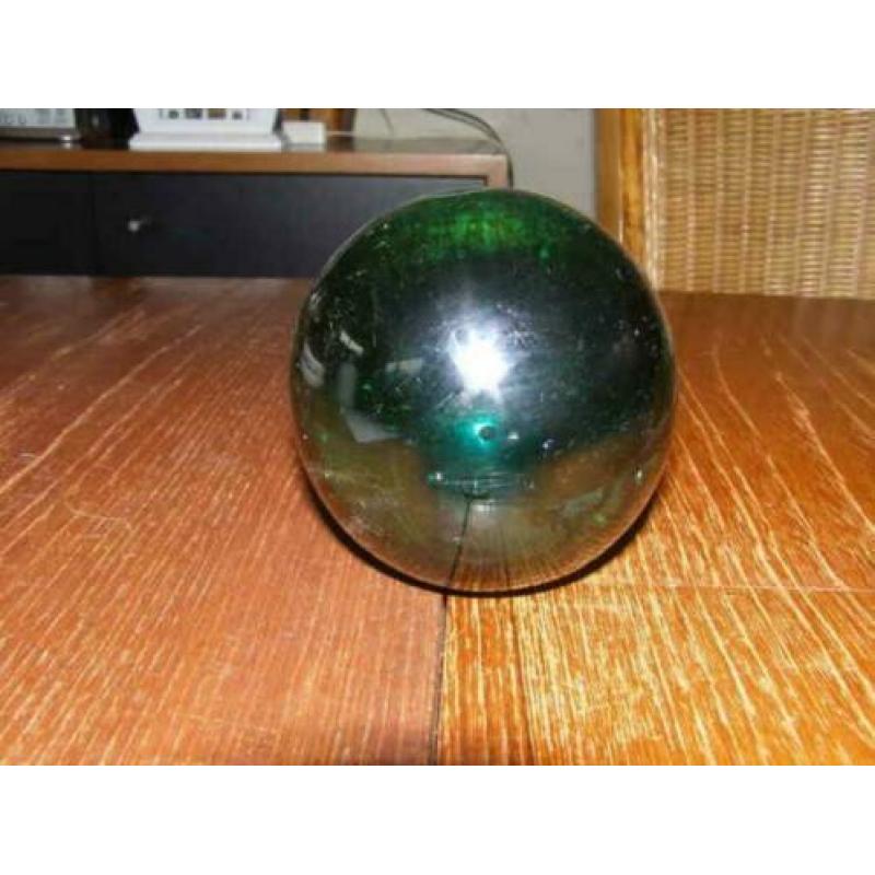 Groene glazen bol (A17 1182)