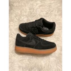 Nike Air Force 1 Black/Gum maat 41 sneaker