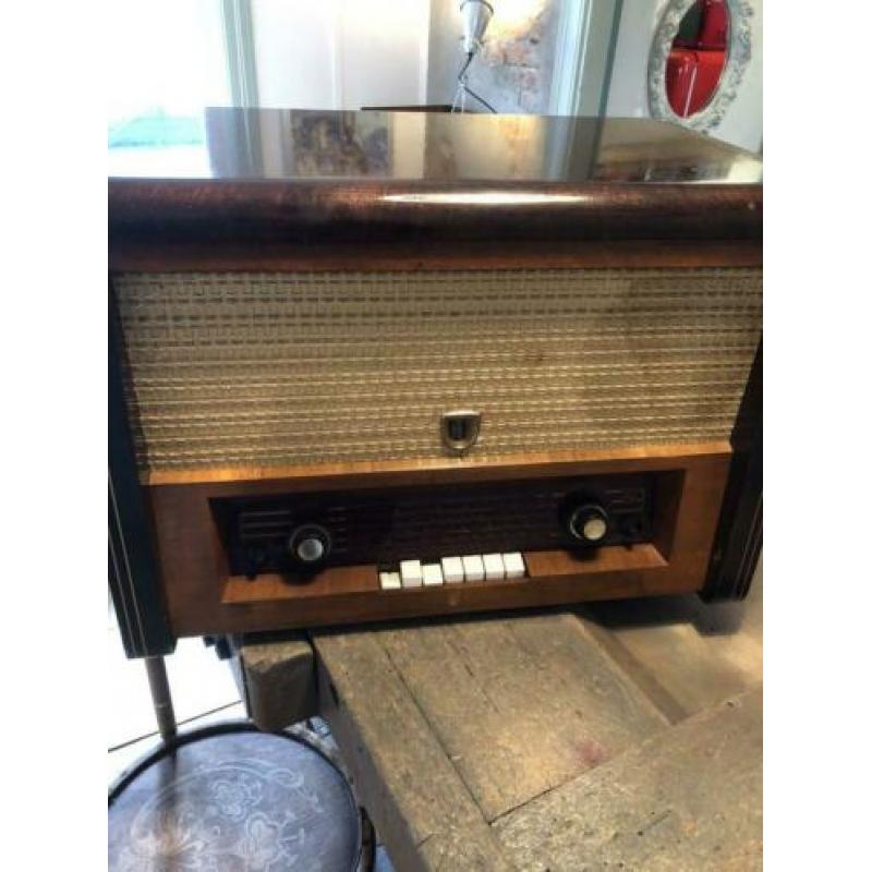 Oude radio (Philips)