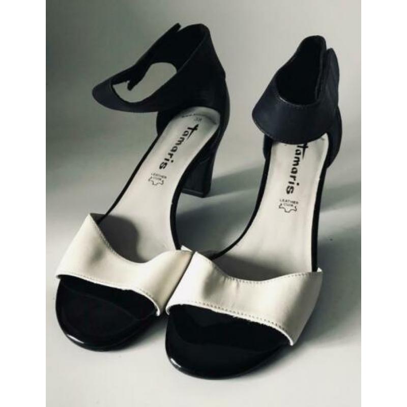 Tamaris. Zwart/witte leren sandalettes. Mt 38. Nieuw!!!