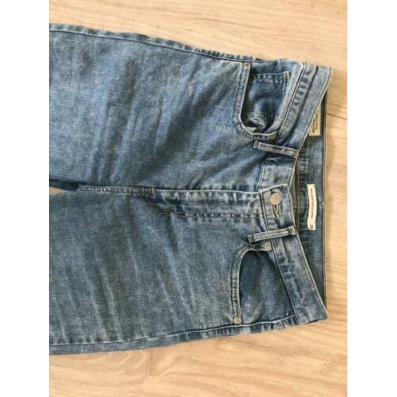 Levi mile high super skinny M28 L30