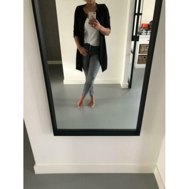 Blazer lang model van Nikkie. Panterkop op de achterkant