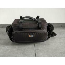 Lowepro magnum 200 aw schoudertas.