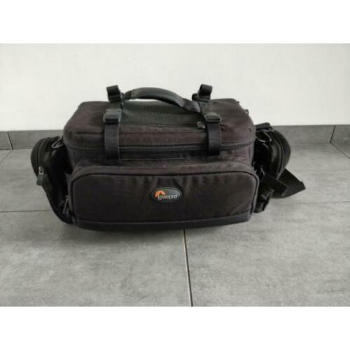 Lowepro magnum 200 aw schoudertas.