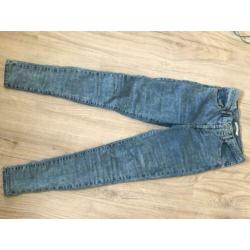 Levi mile high super skinny M28 L30
