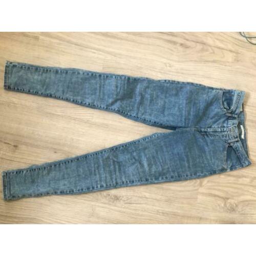 Levi mile high super skinny M28 L30