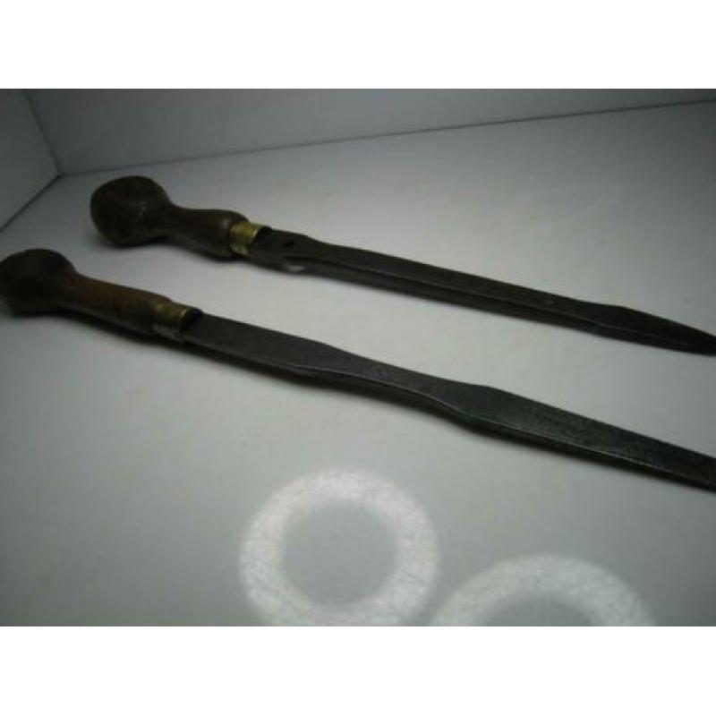 Lange Schroevendraaiers. 50cm en 60cm lang. Circa 1900-1920