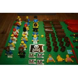 Lego lot pirates poppetjes en accessoires onderdelen.
