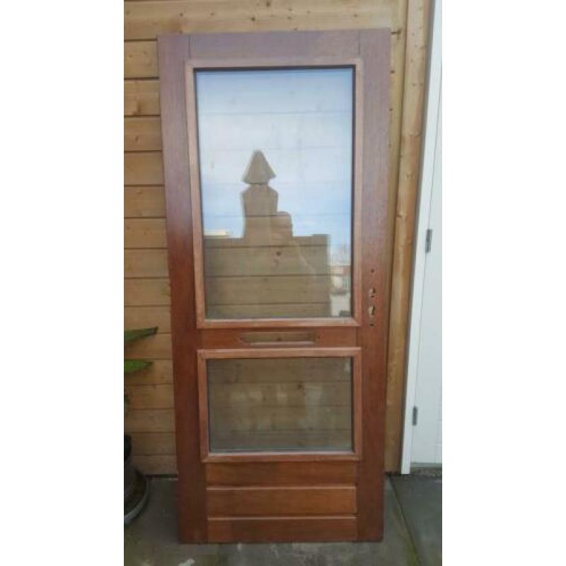 Hardhouten deur met dubbelglas
