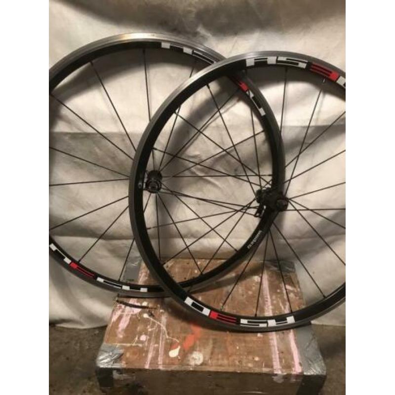 Shimano wielset wh-rs30 zwart