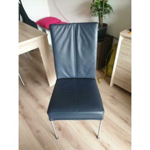 Donkerblauwe lederen eetkamerstoelen