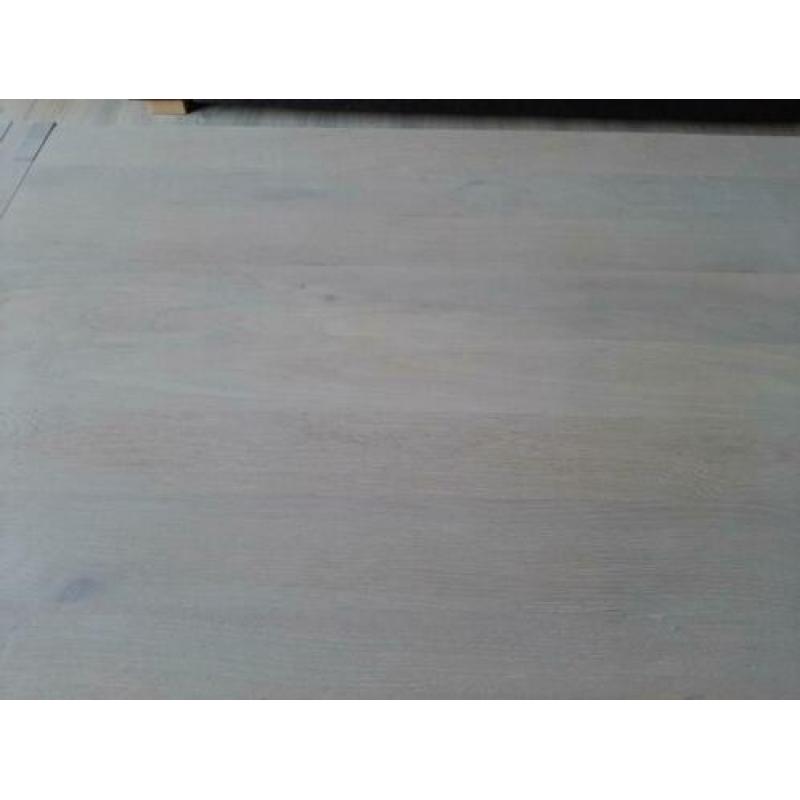 Mooie licht houten meubels