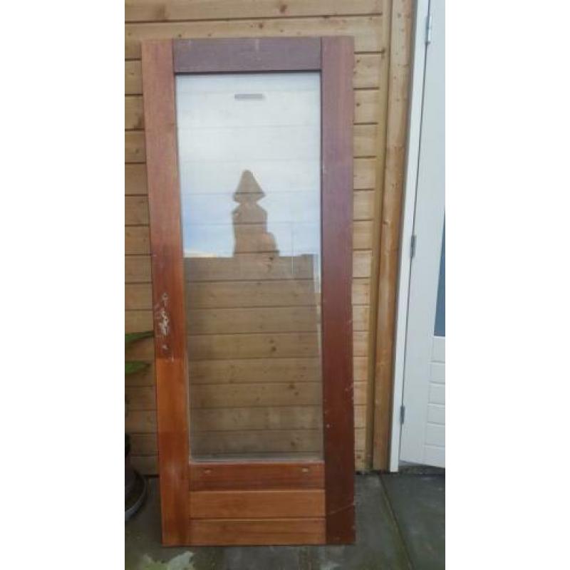 Hardhouten deur met dubbelglas