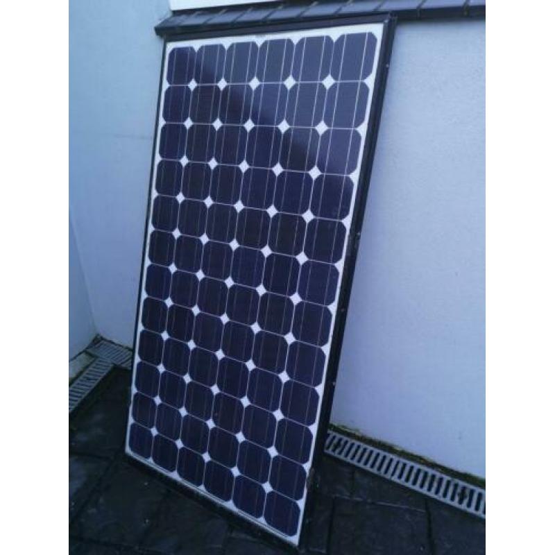 Twee gebruikte zonnepanelen 170W.