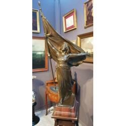 Groot museaal antiek bronzen beeld
