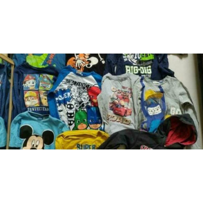 Groot pakket jongens shirts