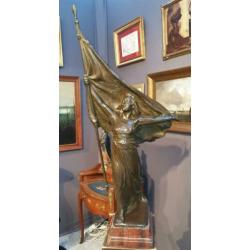 Groot museaal antiek bronzen beeld