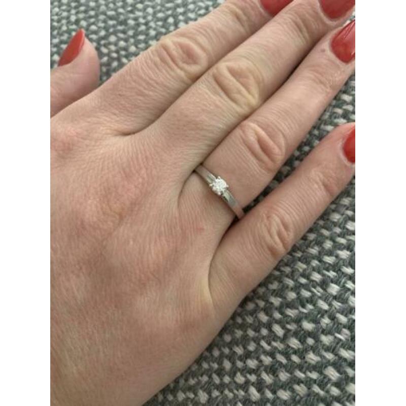 Prachtige 925 zilveren solitair ring met zirkonia