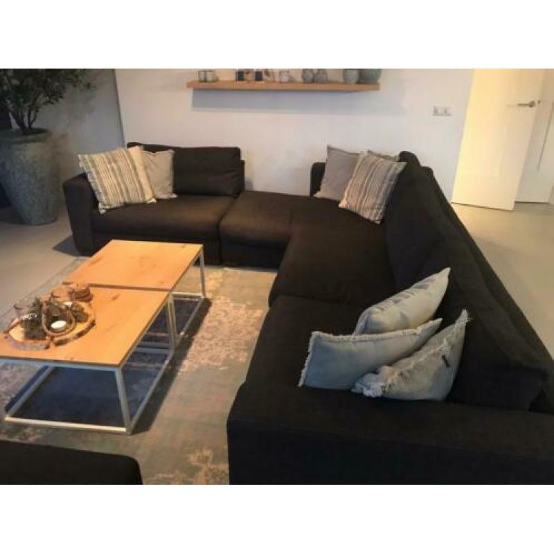 Hoekbank met 2 poefen van kartell nieuwprijs; € 5400,-