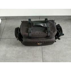Lowepro magnum 200 aw schoudertas.