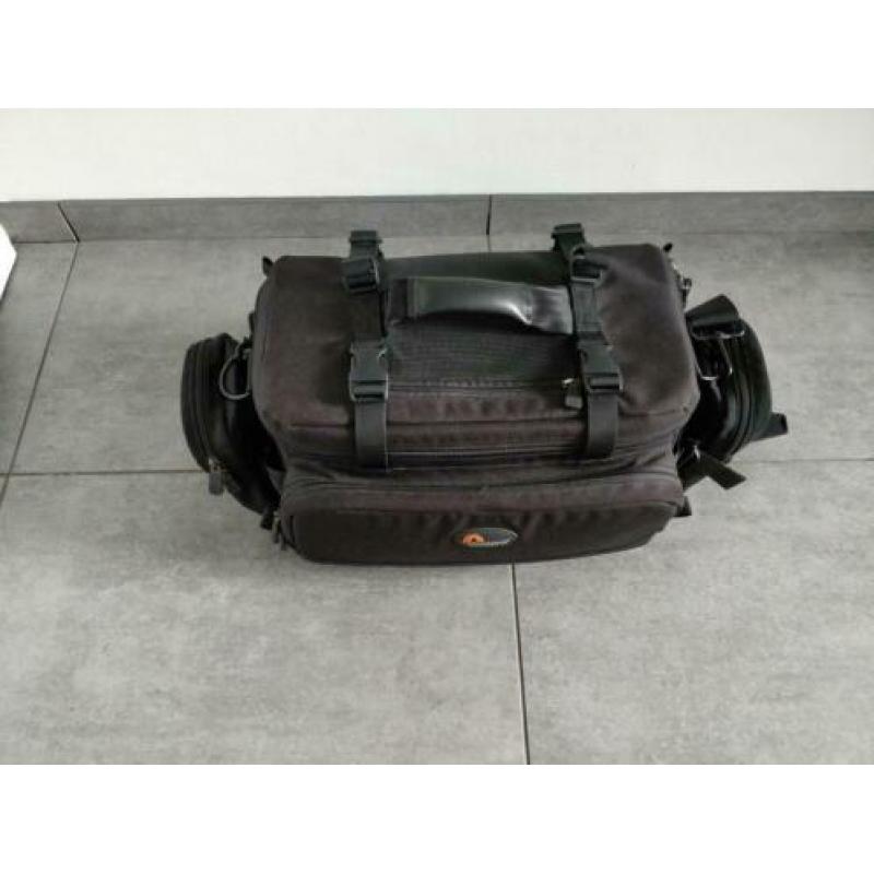 Lowepro magnum 200 aw schoudertas.