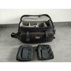 Lowepro magnum 200 aw schoudertas.